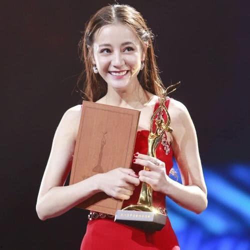 吃瓜娱乐圈迪丽热巴是谁,娱乐圈的瓜中明星 第2张 吃瓜娱乐圈迪丽热巴是谁,娱乐圈的瓜中明星 第2张